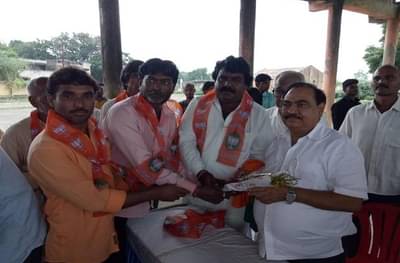 भाजपच्या स्टार प्रचारकांमध्ये नाव, पण खडसे मुक्ताईनगरमध्येच अडकून