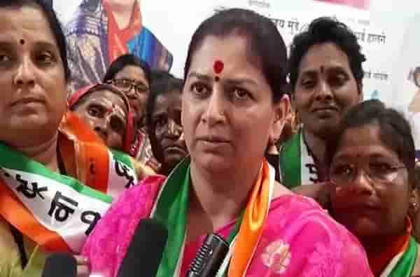 परळीच्या मातीशी इमान राखणाऱ्या तुमच्या भावाला एकदा निवडून द्या : राजश्री मुंडे