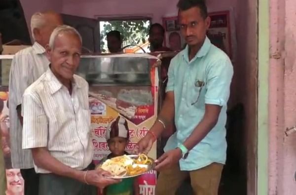 शिवसेनेची योजना शक्य, अंबरनाथमध्ये सहा महिन्यांपासून मिळतंय 10 रुपयात जेवण