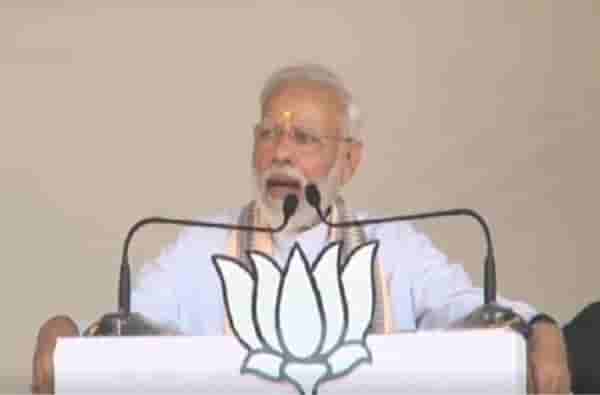 विरोधीपक्ष हताश-निराश, नेते जनतेला सोडून पळाले, परळीत नरेंद्र मोदींची टीका