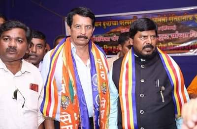 फेसबुक पोस्टद्वारे प्रदीप शर्मांचा प्रचार, पोलीस अधिकाऱ्यावर गुन्हा दाखल