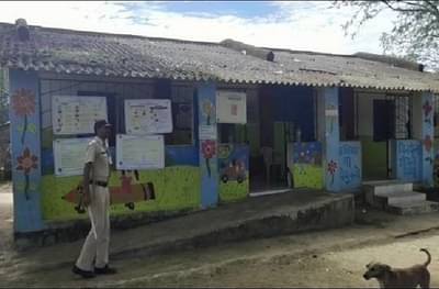 पालघरमधील मतदानकेंद्रावर मतदारांचा बहिष्कार, चार तासात केवळ दोघांचं मतदान