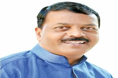 विधानसभेच्या निकालापूर्वीच विजयी मिरवणूक, राष्ट्रवादीच्या उमेदवारावर गुन्हा