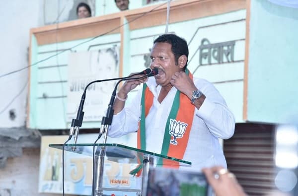 Nanded : मुजरा राजं... किंग ऑफ मिलियन हार्ट, उदयनराजेंना नांदेडच्या तरुणाने पाठवलं रक्तानं लिहिलेलं पत्र, व्यक्त केली अनोखी इच्छा!
