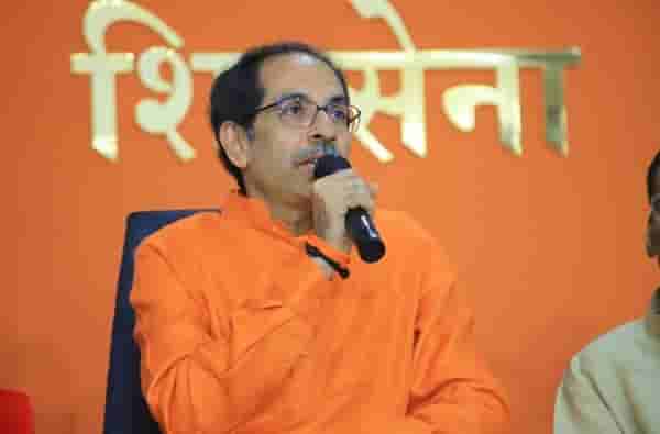 LIVE - मातोश्रीवर शिवसेनेच्या आमदारांची उद्या महत्त्वाची बैठक