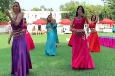 VIDEO : दिलबर दिलबर गाण्यावर परदेशी तरुणी थिरकल्या, अमेरिकी दुतावास कार्यालयात दिवाळी सेलिब्रेशन