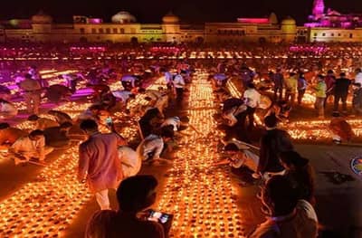अयोध्येतील राम नगरीत नवा विक्रम, पाच लाखांपेक्षा अधिक दीप प्रज्वलन