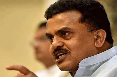 शिवसेनेशी फ्लर्ट करण्यात अर्थ नाही, संजय निरुपम यांचा काँग्रेसला घरचा आहेर