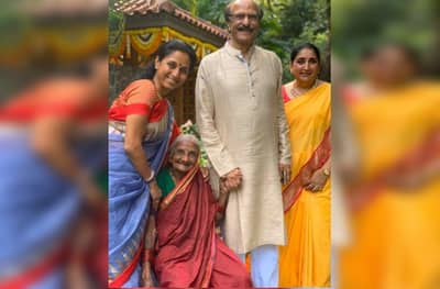 रक्ताचं नातं नाही; पण पवार कुटुंबाच्या प्रत्येक कार्यक्रमात मान; या आजीबाई कोण?