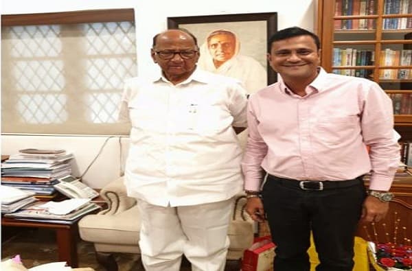 शरद पवारांच्या कार्यपद्धतीने प्रभावित, संदीप देशपांडे सिल्व्हर ओकवर