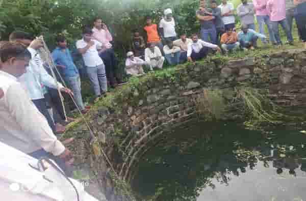 माहेरी जाऊ नि दिल्याने दोन चिमुकल्यांसह महिलेची विहिरीत उडी मारुन आत्महत्या