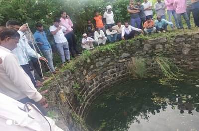 माहेरी जाऊ नि दिल्याने दोन चिमुकल्यांसह महिलेची विहिरीत उडी मारुन आत्महत्या