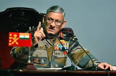 समलैंगिकता आणि व्यभिचार दंडनीय अपराध, सैन्याची संरक्षण मंत्र्यांकडे धाव