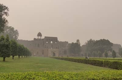 दिल्लीत अतिप्रदूषण, आरोग्य आणीबाणी लागू, शाळा-कॉलेज बंद