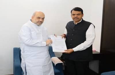 फडणवीस दिल्ली दरबारी, अमित शाहांशी अर्धा तास चर्चा