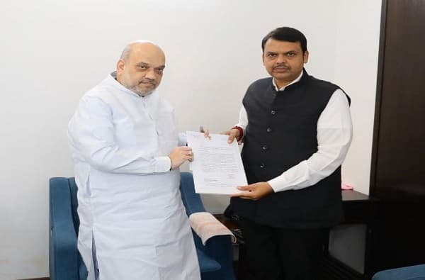 फडणवीस दिल्ली दरबारी, अमित शाहांशी अर्धा तास चर्चा