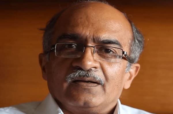 मोदी सरकार उद्या आर्मीही विकायला काढेल : प्रशांत भूषण