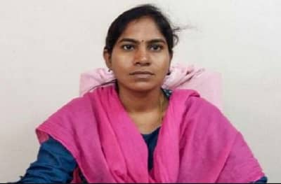 जमिनीच्या वादातून शेतकऱ्याने तहसीलदाराला जिवंत जाळलं