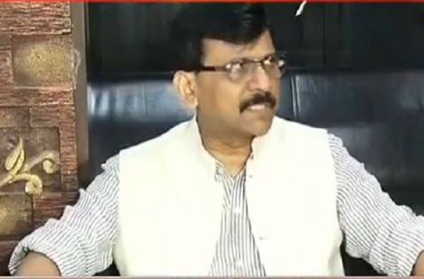 तुम्ही कोणालाही विकत घेऊ शकत नाही, आमदार फुटण्याचा काळ आता संपला : संजय राऊत तुम्ही कोणालाही विकत घेऊ शकत नाही, आमदार फुटण्याचा काळ आता संपला : संजय राऊत