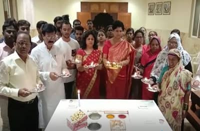 मुस्लिम बांधवांकडून अयोध्या निकालाचे स्वागत, दुर्गामातेची आरती करत हिंदू-मुस्लिम ऐक्याचा संदेश