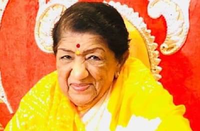 लता मंगेशकरांना रुग्णालयातून डिस्चार्ज, चाहत्यांसह उपचार करणाऱ्या डॉक्टरांचे ट्विटवरुन आभार