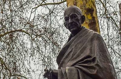 महात्मा गांधींचा मृत्यू अपघातात, सरकारी पत्रकाचा जावई शोध