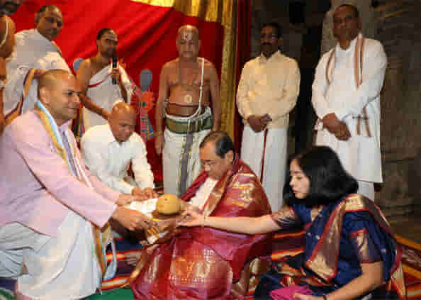 Photos: निवृत्तीच्याआधी सरन्यायाधीश तिरुपती बालाजीच्या चरणी