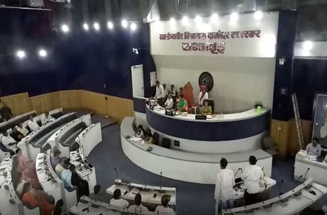ठरल्याप्रमाणे महापौरपद द्या, भाजपची मागणी, आपलं ठरलंच नव्हतं, शिवसेनेकडून हात वर
