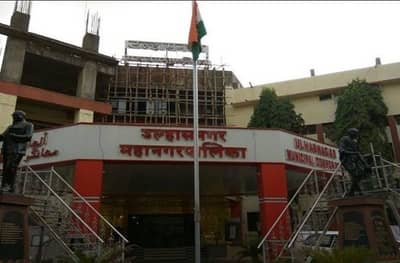 उल्हासनगर महापालिकेकडून 990 इमारतींना नोटिसा, 10 वर्षांपेक्षा जुन्या इमारतींना स्ट्रक्चरल ऑडिटचे आदेश