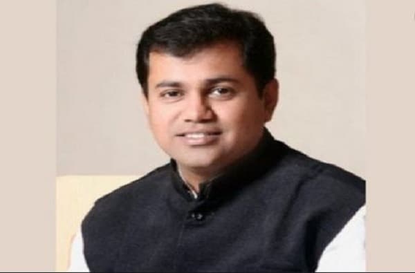 शिवसेना आमदार उदय सामंत यांच्या नावापुढे आता डॉक्टर