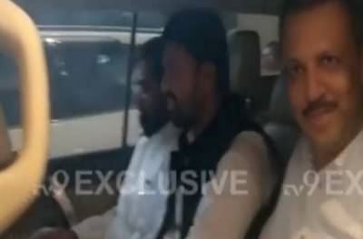 राष्ट्रवादीच्या संपर्कहीन आमदाराला शिवसेना नेत्यांनी विमानतळावर पकडलं, गाडीत बसवून हॉटेलवर आणलं!