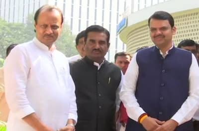 अजित पवार उपमुख्यमंत्रिपदाचा पदभार न स्वीकारताच मंत्रालयातून परतले