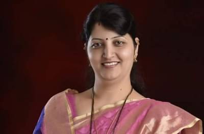 रुपाली चाकणकरांची अजित पवारांना भावनिक साद