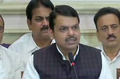 आमच्याकडे बहुमत नाही, मी राजीनामा देतोय, तीनचाकी सरकारला शुभेच्छा : देवेंद्र फडणवीस