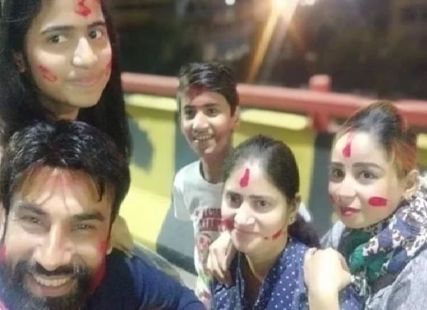 आधी सशाला मारलं, नंतर पोटच्या मुलांना, मग दोन महिलांसह बिझनेसमनची आठव्या मजल्यावरुन उडी आधी सशाला मारलं, नंतर पोटच्या मुलांना, मग दोन महिलांसह बिझनेसमनची आठव्या मजल्यावरुन उडी