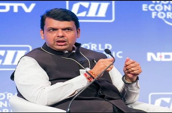 फडणवीस सरकारच्या काळात तुमच्या डोक्यावरचं कर्ज अडीच पटीने वाढलं! फडणवीस सरकारच्या काळात तुमच्या डोक्यावरचं कर्ज अडीच पटीने वाढलं!