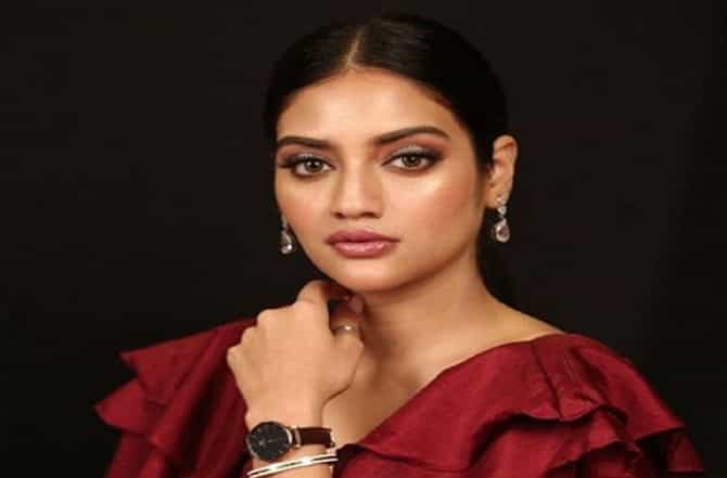 परवानगीशिवाय फोटोचा वापर, नुसरत जहाकडून पोलिसात तक्रार