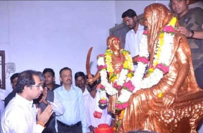 मुख्यमंत्री आज एकवीरेच्या चरणी, शिवनेरीवरुन शेतकऱ्यांना गोड बातमी देण्याची चिन्हं