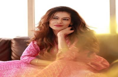 पंडित नेहरुंविषयी आक्षेपार्ह वक्तव्य, अभिनेत्री पायल रोहतगीला अटक