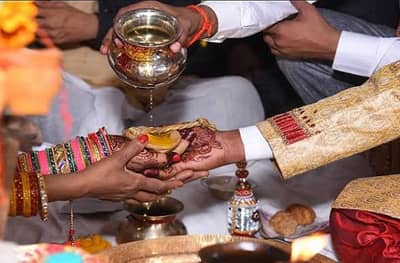 महिलेने 60 वर्षीय पतीचं दुसरं लग्न लावलं, कारण आश्चर्यचकित करणारं!