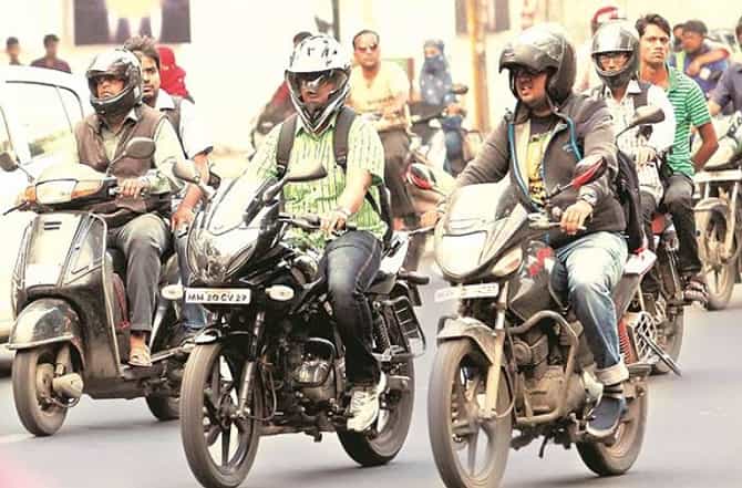 नाशिकमध्ये 15 ऑगस्टपासून हेल्मेट सक्ती, नियम मोडल्यास किती दंड ठोठावणार?