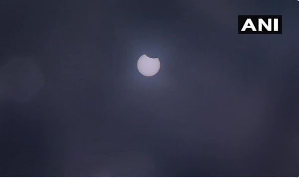 तामिळनाडूची राजधानी चेन्नईमधून दिसलेला सूर्यग्रहणाचा नजारा