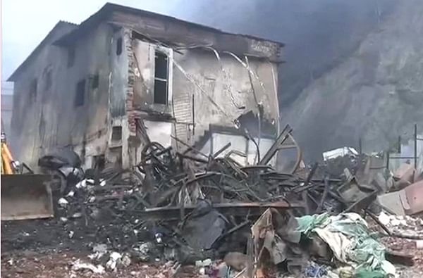 घाटकोपरमधील 2 कारखान्यांना भीषण आग, दोघांचा मृत्यू