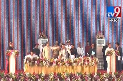 मंत्रिपदाची शपथ घेताना राज्यपाल भडकले, के. सी. पाडवींना पुन्हा शपथ घेण्यास दरडावलं