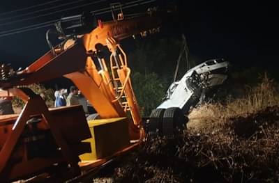 औरंगाबादेत भरधाव कार विहिरीत कोसळून दोघांचा जागीच मृत्यू