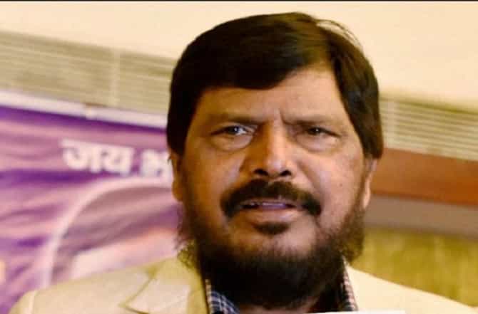 वर्ष ट्वेन्टी ट्वेन्टी, शुभेच्छा प्लेन्टी प्लेन्टी, आठवलेंच्या लाजवाब शुभेच्छा