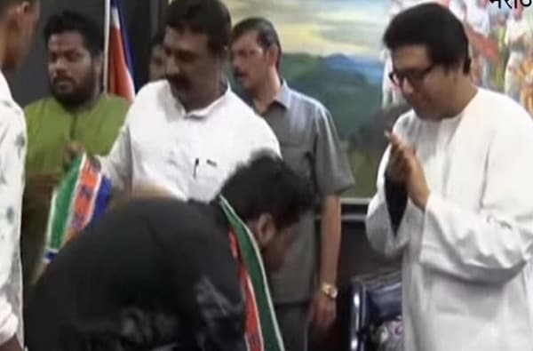 राज ठाकरेंच्या उपस्थितीत शिवसेना-राष्ट्रवादीचे हजारो पदाधिकारी मनसेत