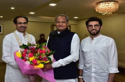 सोनियांचा अत्यंत विश्वासू सहकारी अचानक मातोश्रीवर, राजशिष्टाचार मंत्री आदित्य ठाकरेंकडून स्वागत