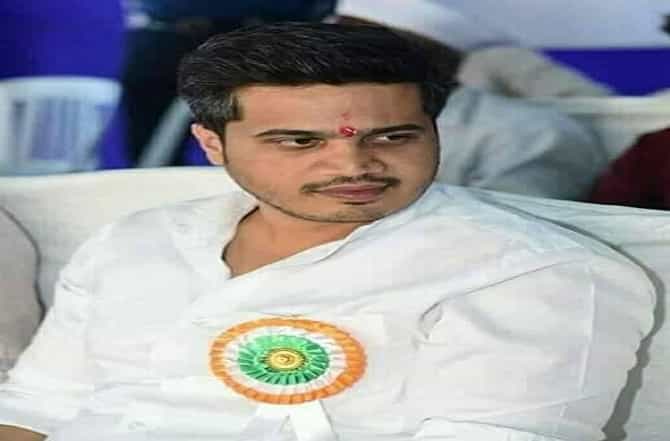 मोदींकडून महाराष्ट्राची जबाबदारी गडकरींकडे, रोहित पवार म्हणतात, महाविकास आघाडीचं काम उत्तम