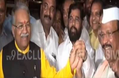 सत्तार-खैरेंचा हातात हात, उद्धव ठाकरेंकडून दोघांचे पॅचअप